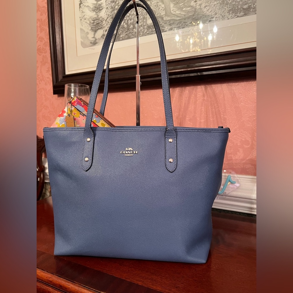 Coach Large City Tote Sky Blue Color